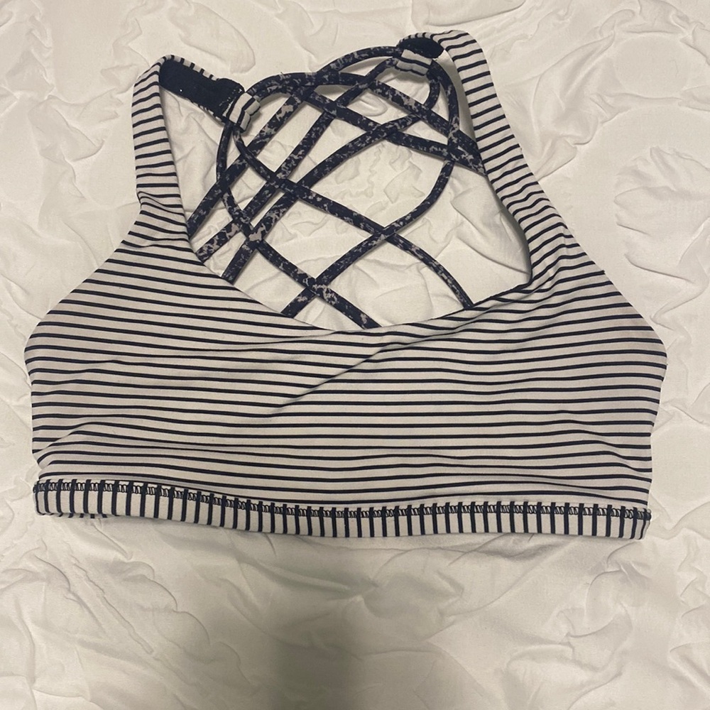 Size 2 Lululemon Free to be bra!